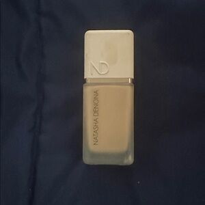 Last Chance Natasha Denona Hy-Glam hydrating and blurring serum foundation N8